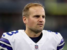 Cowboys' Stephen Jones finally fulfills free agent promise with very boring  kicker