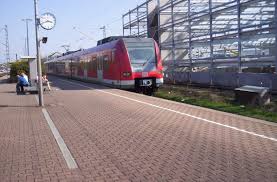 246 likes · 1 talking about this · 4 were here. Der Et 423 194 Am 03 04 05 Im Bahnhof Hennef Sieg Als S12 Nach Duren Bahnbilder De