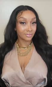 Keli Waller's Instagram, Twitter & Facebook