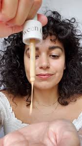 The face (and lashes) of #FussFreeFriday Shop: https://bit.ly/3ifAwhE,  Katra wears:, ✨ Super Serum Skin Tint SPF 40 in ST11.5 Morgat, ✨ True Skin  Serum Concealer in SC3.5 Chia, ✨ DayLite Highlighting ...