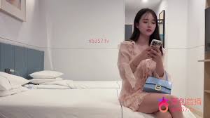 4K enhanced subtitle version] Daxiong Tanhua - the most gentle and sweet  student girl working part-time as a call girl, penetrated from behind! Good  figure, long legs, pure and coquettish! -AVJB