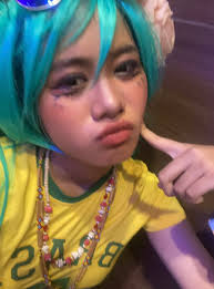 Hiii!!! (˶ˆᗜˆ˵) I was actually the Brazilian Miku earlierrr!!! This is my  first time attempting to cosplay as I am usually the photographer in these  type of events. Did I do good❓❓❓ ( •