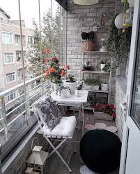 pin auf balkon