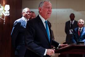 Presidente da república referiu ainda que as medidas sanitárias são tomadas de acordo com o estado da pandemia e que a situação do público nos estádios não é certa. Marcelo Rebelo De Sousa Condecorado Por Joao Lourenco Com Ordem Agostinho Neto