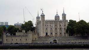 Jahrhundert erbaut wurde, befindet sich in unmittelbarer nähe zum tower of london und wurde nach diesem benannt. Tower Of London Mein Erfahrungsbericht Ein London Blog Reisetipps Fur Sehenswurdigkeiten In London