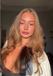 Izabella Dantas Oktoberkostyme