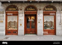 Trieste. Italy. Traditional coffee shop La Bomboniera Pasticceria. Via XXX  Ottobre, 3, 34122 Trieste. Tel. 040 632752 Stock Photo - Alamy