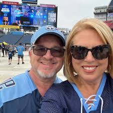 Who is the better artist, Bobby Brown or Johnny Gill?