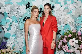 Shop the tiffany paper flowers® collection featuring flower rings, drop necklaces, cluster earrings and firefly pendants with coloured gemstones. Doutzen Kroes Hailey Bieber Doutzen Kroes And Hailey Bieber Photos Zimbio