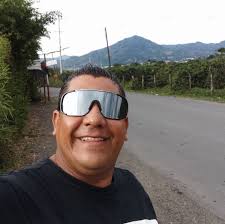 Who knows the card game swoop?