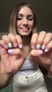 Daisy Lavender Nails