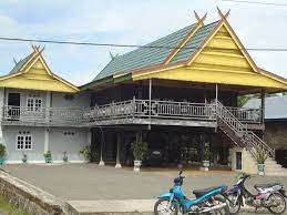 Rumah purba karampuang mengikuti model rumah adat bugis makassar. 50 Contoh Desain Rumah Panggung Bugis Modern Yang Belum Banyak Diketahui Deagam Design