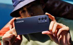 Das Lenovo Legion Y70 startet als ...