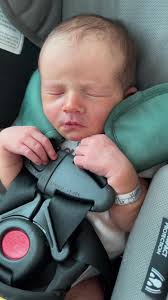 Haley Santos (@haleyesantos)