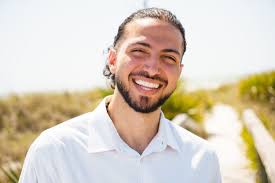 Lorne Abrams's Instagram, Twitter & Facebook