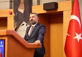 Krt ve fox tv'ye de ceza verilmesi yönünde karar aldı. Rtuk Baskani Ebubekir Sahin Kimdir Nereli Kac Yasinda