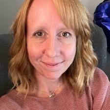 Melanie Applegate's Instagram, Twitter & Facebook