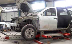 12/1990 (republicată) privind protejarea populaţiei împotriva unor activităţi de producţie, comerţ sau prestări de servicii ilicite, se dezvoltă rapid la umbra „protecţiei oferite de funcţionarii din primarii. Niciun Service Auto Din Romania Nu Este Autorizat In Prezent Pentru A RecondiÈ›iona Elemente De Caroserie Ziarul Unirea