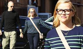111k girls next door club. Reese Witherspoon Gets Handsy With Husband Jim Toth During Lunch Date In Brentwood Daily Mail Online