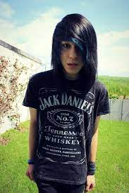 Emo hair is known for being long and straight. Metin Mysteriouss Scene Boy Long Hair Man Cute Scene Boys Cute Emo Boys Cute Emo Guys