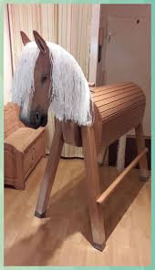 Unsere Holzpferde Kunst Hus Webseite In 2020 Wooden Horse Wooden Diy Horse Crafts