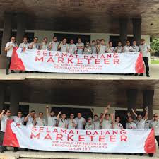 Gudang garam cigarette company is one of the leading companies within the cigarette industry in indonesia that has been established since 1958 in the town of kediri, east java. Fabio Ardelto Brand Manager Gudang Garam Skt Pt Gudang Garam Tbk Linkedin