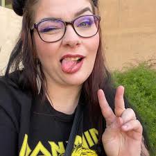 Are Jayco Jayflight bed lifts supposed to face the hinge?