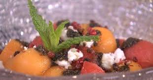 Recette Billes Ou Cubes De Melon Et De Pasteque A La Feta Et Aux Olives Petits Plats En Equilibre Tf1 Petits Plats En Equilibre Petits Plats Pasteque