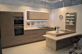 Les cuisines ingenious multiplient les solutions et les réponses ! Cuisine Ingenious 2014 Choses De Cuisine Renovation Salle De Bain Cuisine Blanche