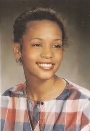 A beautiful, young #WhitneyHouston back in high school. Wasn ...