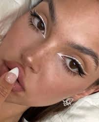 Tegan Collins (teganarwen)