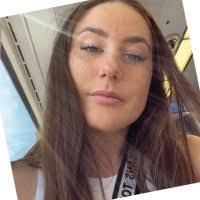 Daisy Abraham's Instagram, Twitter & Facebook