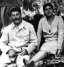 Когда девочке было 6 лет, мать застрелилась. Nadezhda Allilueva Samoubijstvo Ili Tajny Vekov