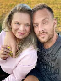 Pretty crazy to think this photo was taken 6 years and a day ago. Carissa &  I had been talking long distance for months online and through text at this  point and