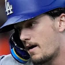 James Outman's solo homer (4)