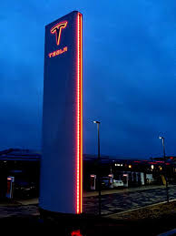 Make An Impression Pylon Signage Retail Signage Vertical Signage
