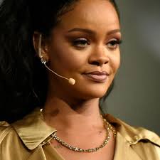 No fakes, leaks, shops, covers or drawings. Rihanna Aktuelle News Infos Bilder Bunte De