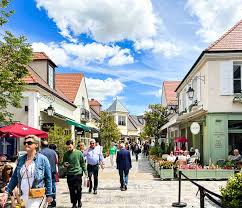 Best Paris Shopping Districts: Haute Couture to Cheap-but-Chic