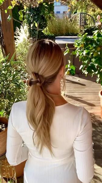 last ski hairstyle for a min ⛷️🫶🏼 #heatlesshair #skiing #easyhairstyles #quickhairstyles