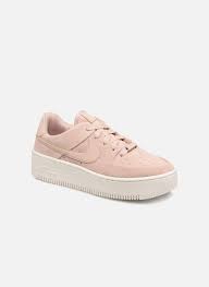 The leather upper is durable and enhanced with overlays for extra support. Nike Wmn Air Force 1 Sage Low Rosa Sneaker Bei Sarenza De 347073