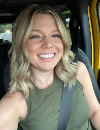 Hi all! I've posted pictures of my work here and there but haven't said  much about me lately. A little bit about me: * I'm a wife of twenty years  (next month),