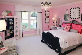 Choose from our favorite paint ideas for every style suggested bedroom paint colors: 10 Beautiful Master Bedrooms With Pink Walls