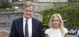 Bare noen uker etter at det ble kjent at hytten skulle ut på markedet, slo midelfart til, skriver dagbladet. Midelfart Og Troim Soker Ny Hushjelp