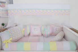 Nosso kit berço de tricot vai deixar o quartinho do seu bebê mais aconchegante e moderninho com um design retrô. Kit Berco Americano Lhama Rosa Candy Colors Cliente Natalia No Elo7 Bebe Enxovais 12a5838