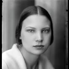 Portrait of Wanda and Marion Wulz. Art Prints, Posters & Puzzles from  Alinari