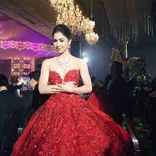 Julia barretto turns 18 here's the same day edit video of julia barretto's 18th birthday celebration julia barretto 18th birthday celebration march 10 2015, julia barretto debut 18 roses justjulia. Pin On Julia Barretto