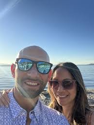 Ron Munro's Instagram, Twitter & Facebook