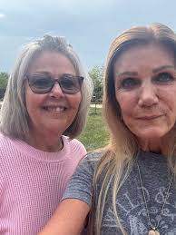 This toothbrush holder at my sister in law's seemed quite happy 😊😊