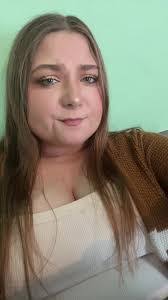 Amber Len's Instagram, Twitter & Facebook