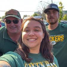 With the Titans playing the Packers tomorrow in Nashville, a flashback to  last weekend when I went to the Packers game at Lambeau Fiekd. I was able  to hang out